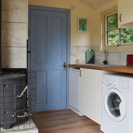 The Shepherds Hut Herstmonceux Экстерьер фото