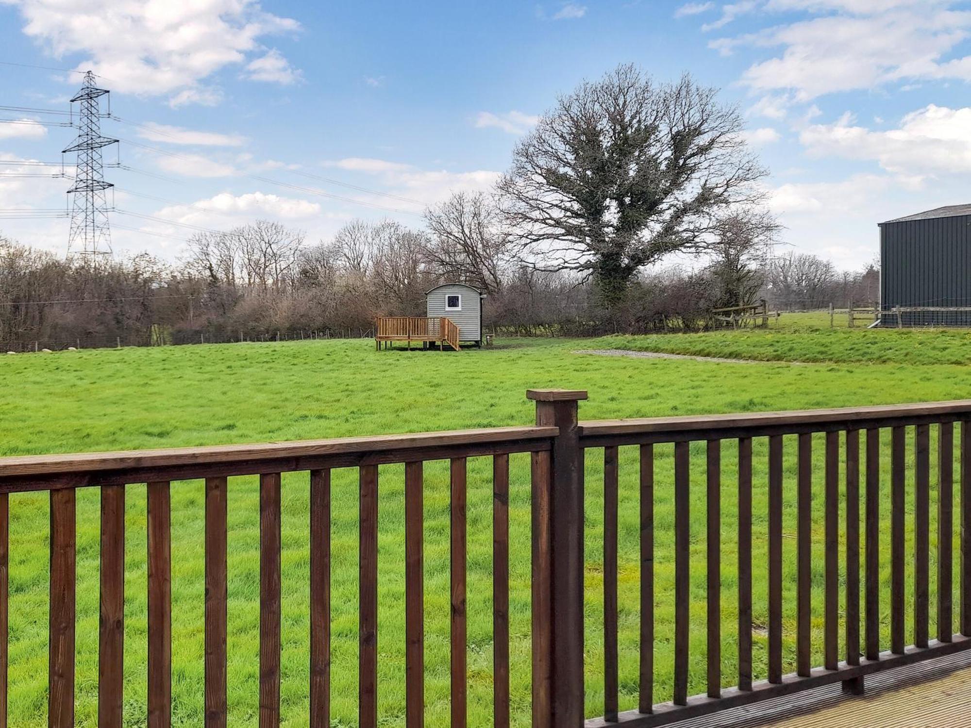 The Shepherds Hut Herstmonceux Экстерьер фото