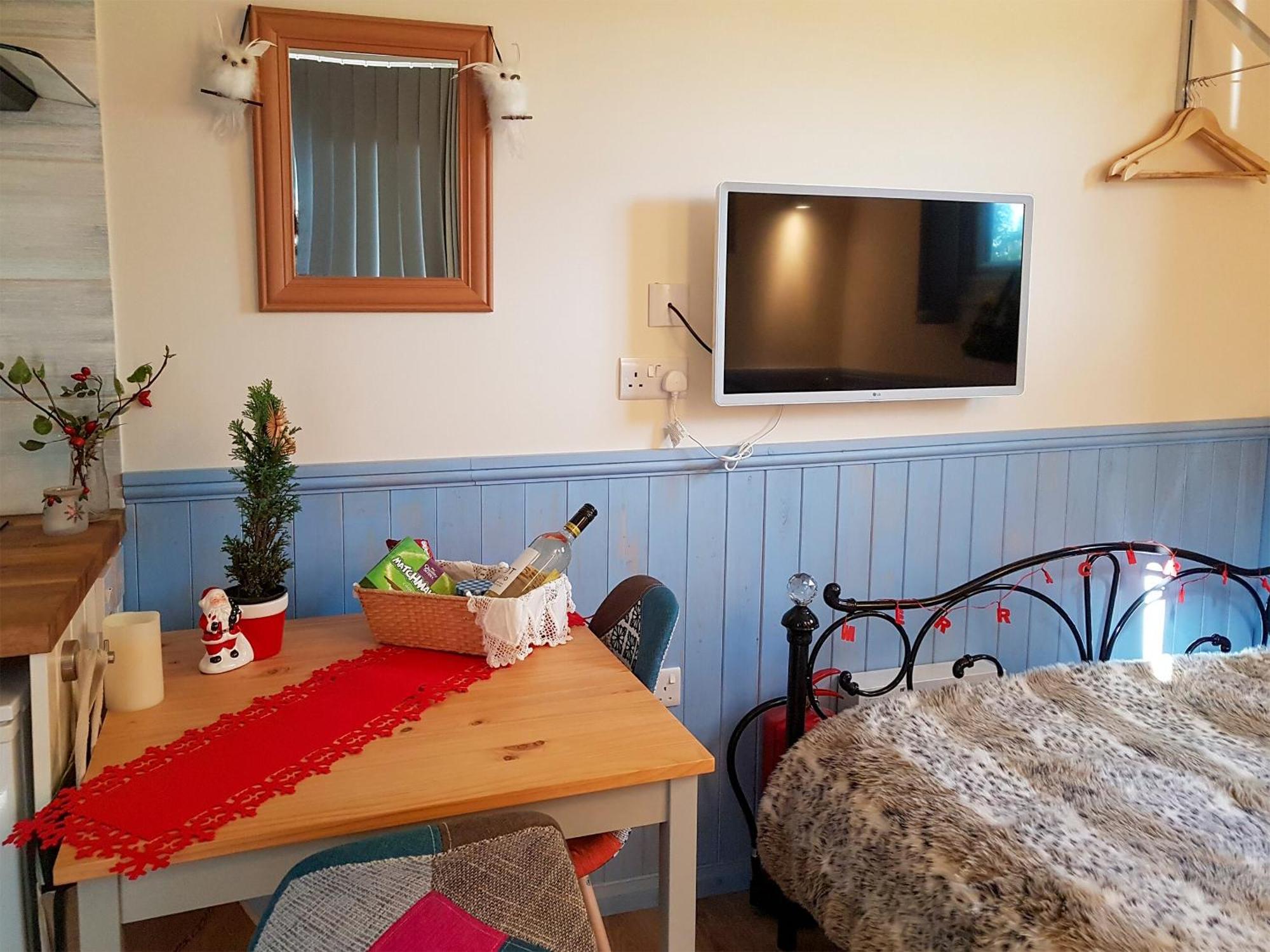 The Shepherds Hut Herstmonceux Экстерьер фото