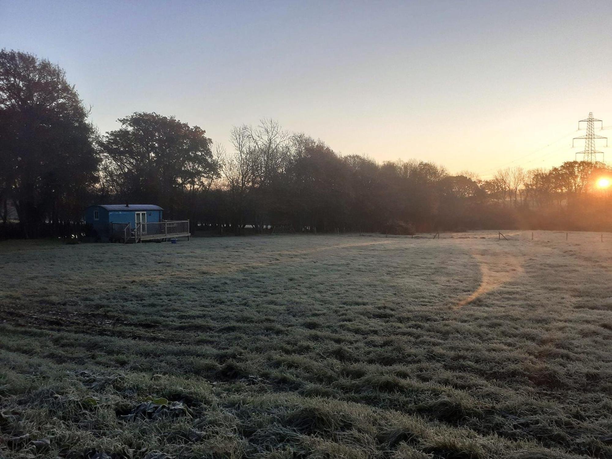 The Shepherds Hut Herstmonceux Экстерьер фото