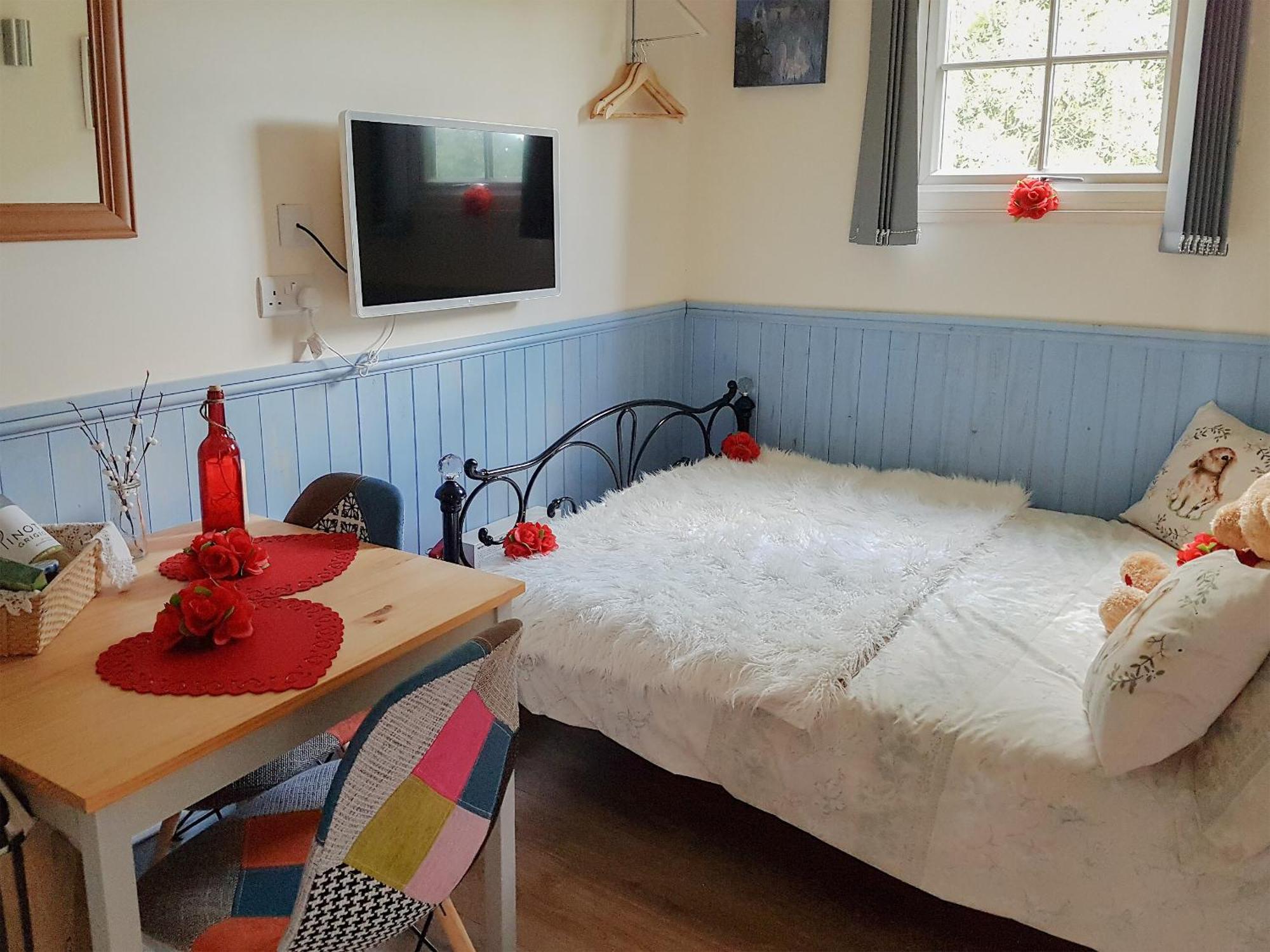 The Shepherds Hut Herstmonceux Экстерьер фото