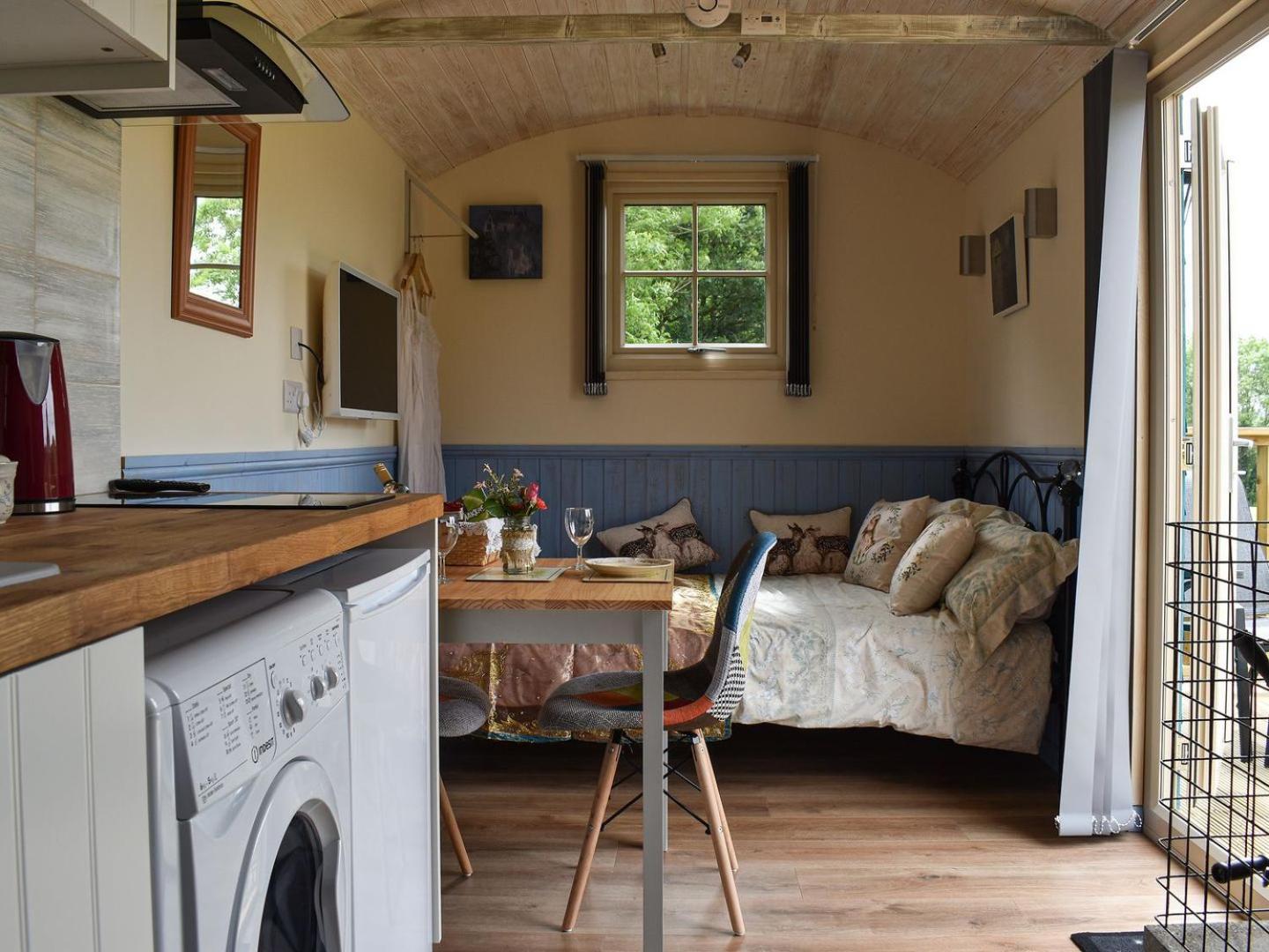 The Shepherds Hut Herstmonceux Экстерьер фото