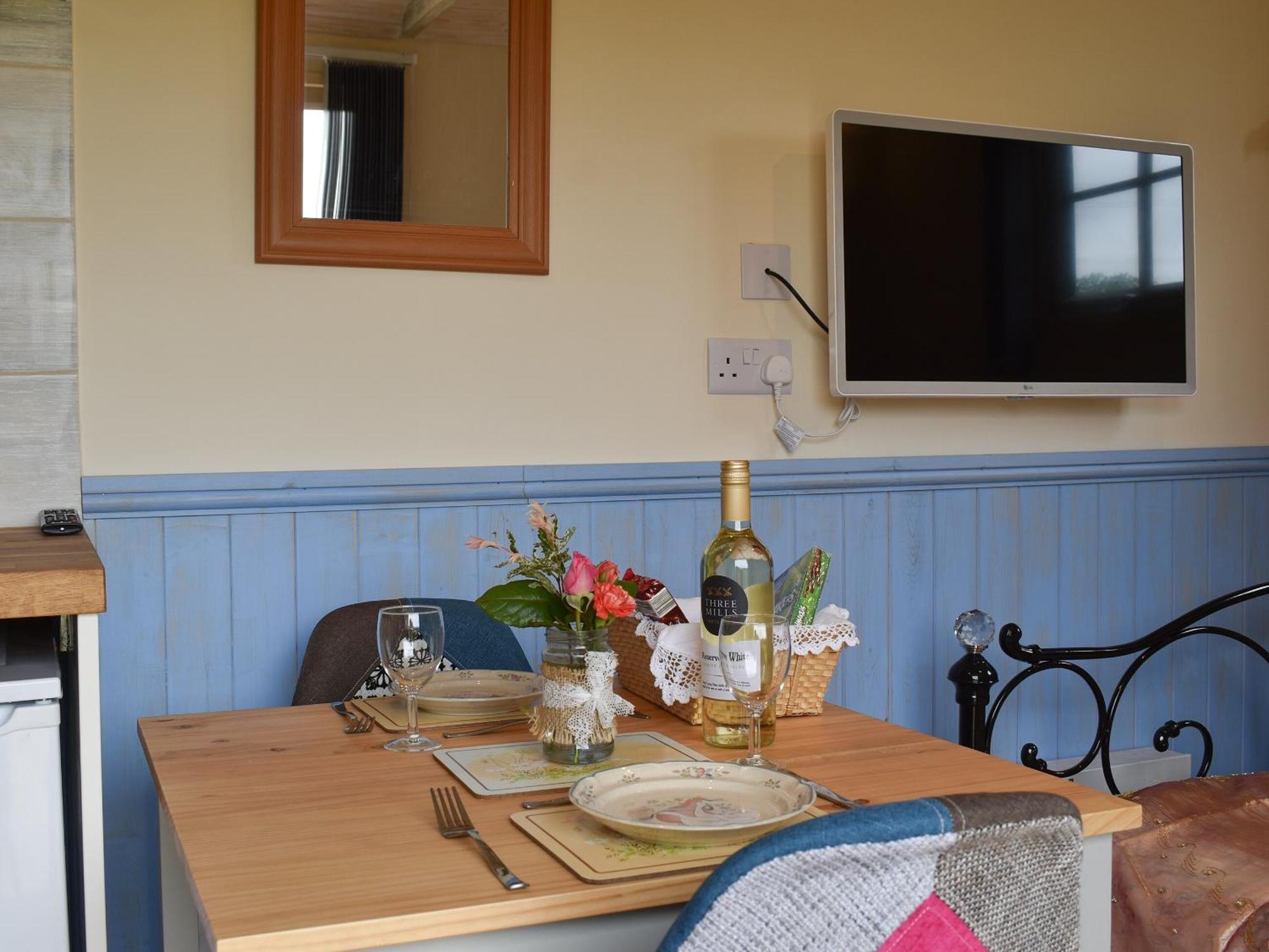 The Shepherds Hut Herstmonceux Экстерьер фото